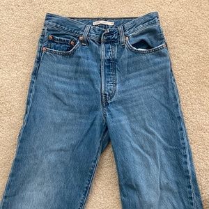 Levi’s ribcage straight ankle medium wash jeans